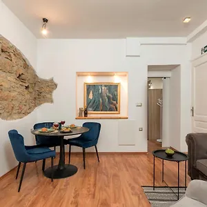 https://heisenberg-city-residence.pula-hotels.org
