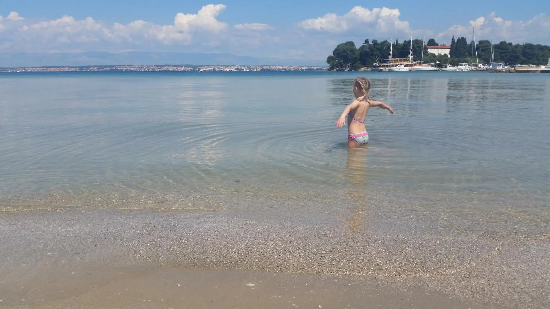 Apartments Villa Eden Preko 0*,  Croatia