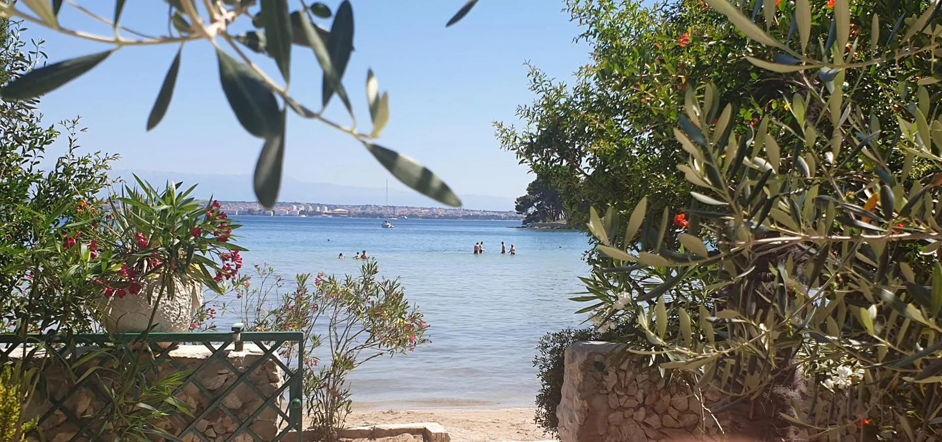 Apartments Villa Eden Preko 0*,  Croatia