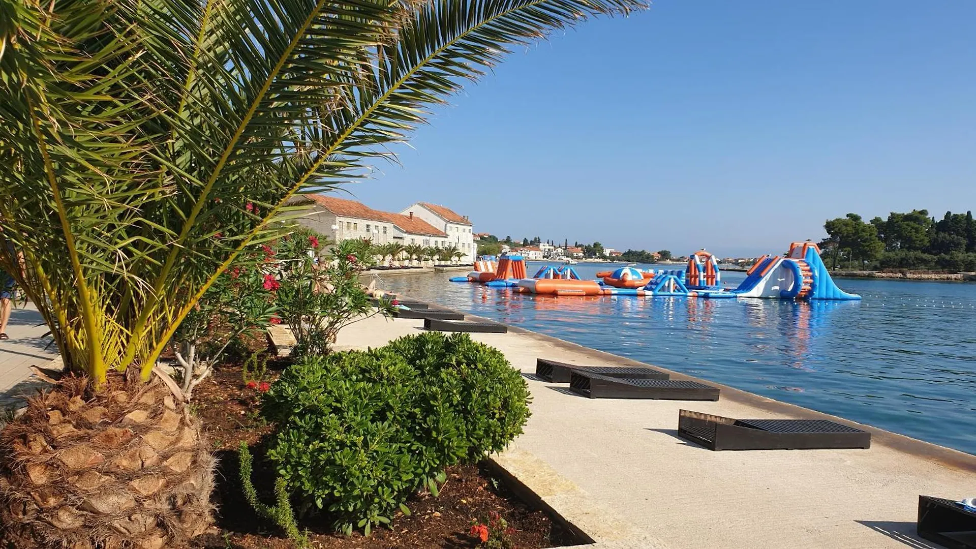 Apartments Villa Eden Preko