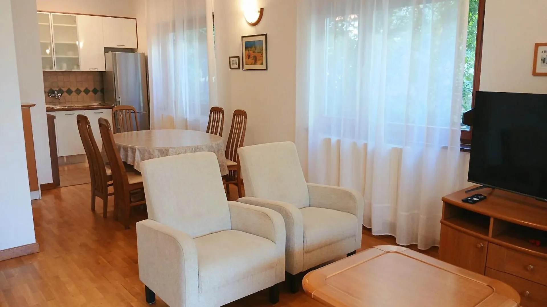 Apartments Villa Eden Preko